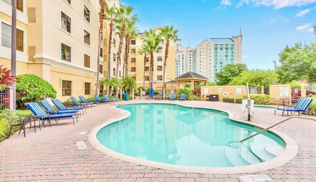 Universal Studio Condo w Pool and Hot Tub