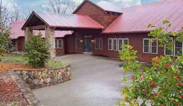 Vacation, Wedding, Retreat & Family Gathering, Spa and Theater rooms - Sleeps 30