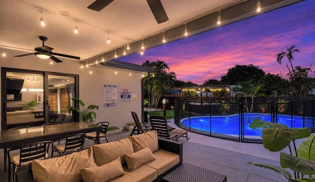 Villa Coral · Pool Oasis · Near Guitar Hotel