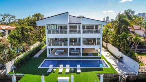 Villa Hella with Private Pool