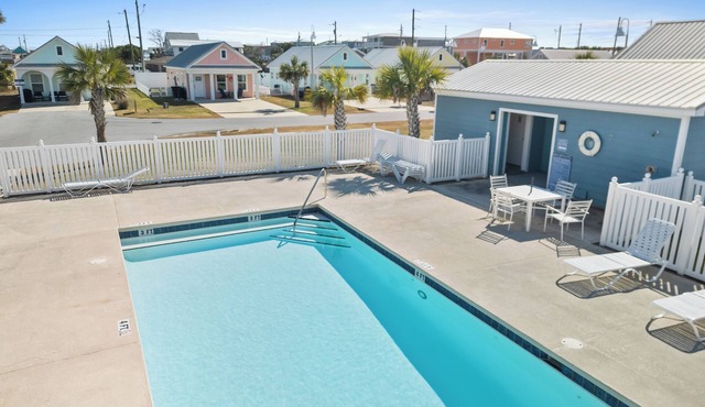 Walk to Beach | Mexico Beach Cottage w/Pool