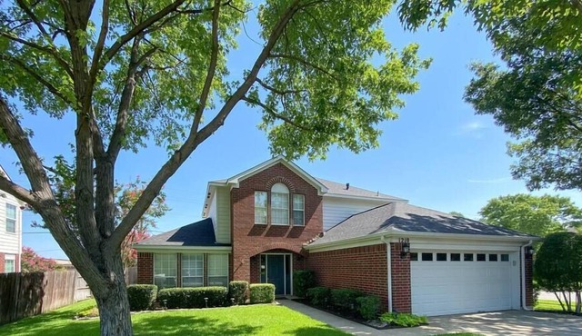 Walk to Historic Main St | 30+ days stays & pet friendly
