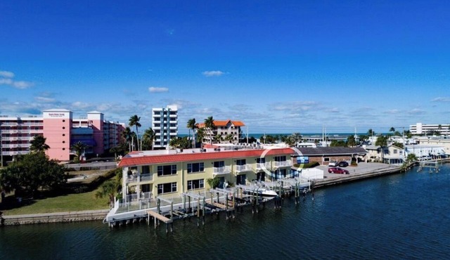 WATERFRONT 1/1 Condo ~ Just Steps To The Beach!