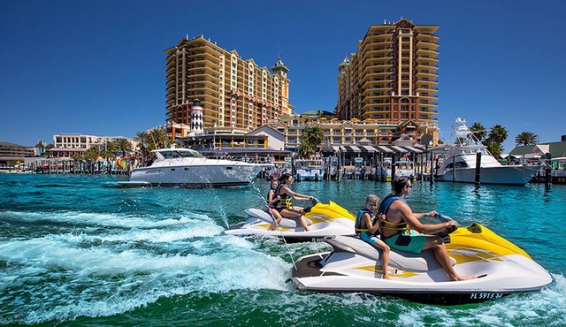 Waterfront 3-Bedroom Emerald Grande at HarborWalk Village