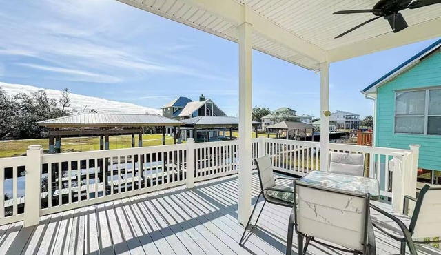 Waterfront escape at Jourdan River - kayak, fishing, laid-back coastal living! in Bay St. Louis