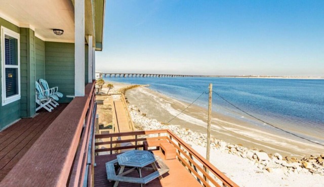 Waterfront House with Beach Access and Beautiful Sunrises