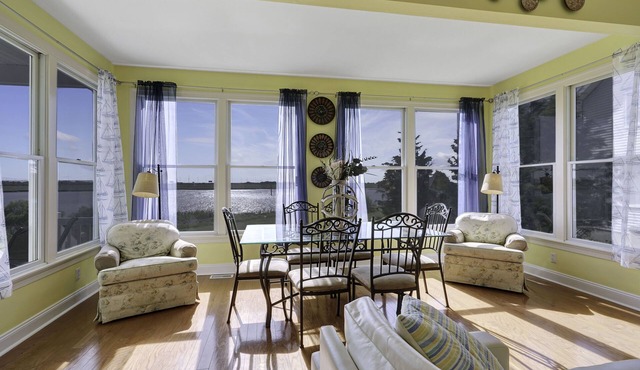 Waterfront Mansion 6BR Sleeps 18 Game RM Hot Tub & SUNSET VIEWS elevator Access
