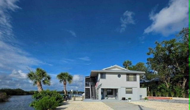 WATERFRONT Ozello Beauty with direct gulf access 2-bedroom house sleeps 5