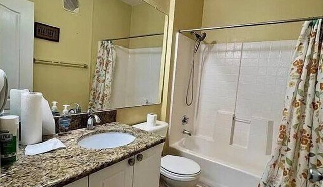 Waterfront Resort Condo with Pool, Gym, Hot Tub and Spa