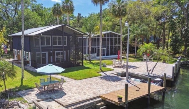 Weeki Wachee River Retreat - Main River House with Private Dock