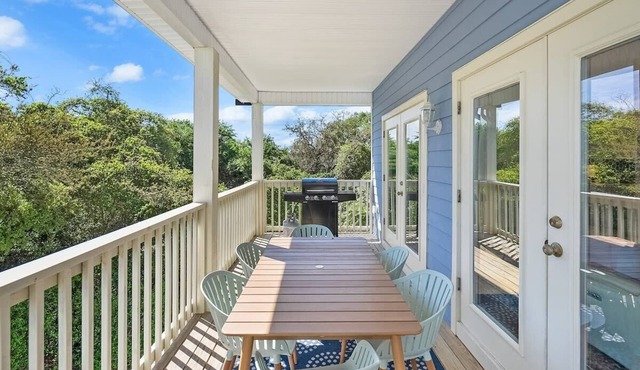 Welcome Basket, Swim Spa, Steps to Beach, BBQ!