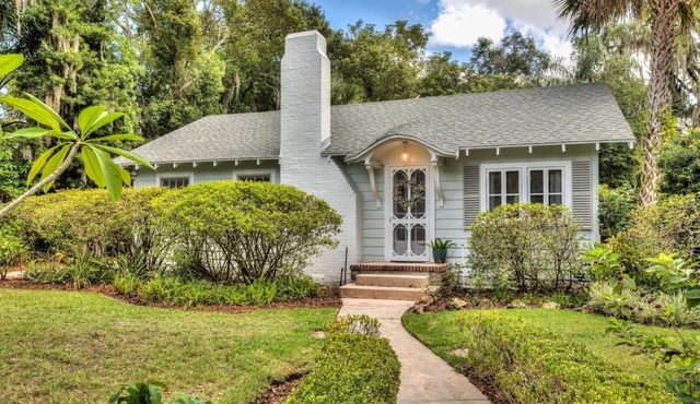Welcome to Hummingbird Cottage in Mount Dora