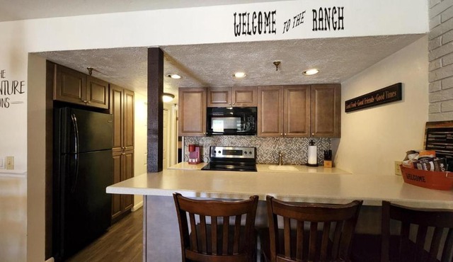 Welcome to the Ranch! Spacious LUXURY FAMILY SUITE 202 in River Ranch
