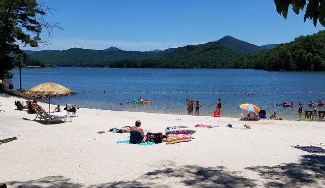 We’re OPEN! Lake Chatuge Country Cottages - FREE WiFi, Parking, Prem Channels!