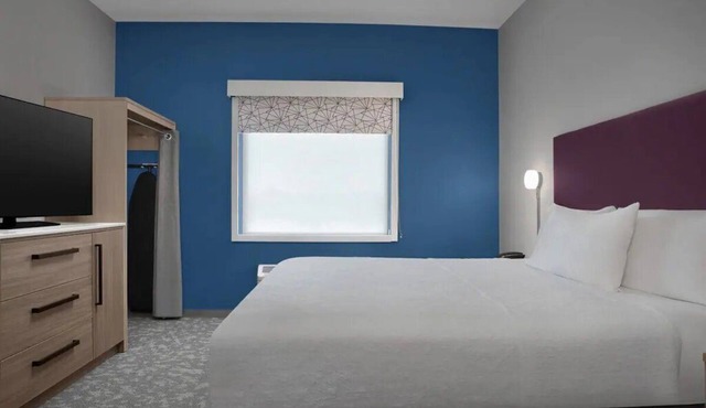Weston Suite | 3 mi to Sawgrass Mills & Amerant Arena | Breakfast Included