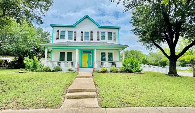 Witte Manor - Spacious 4BR Retreat in Kyle
