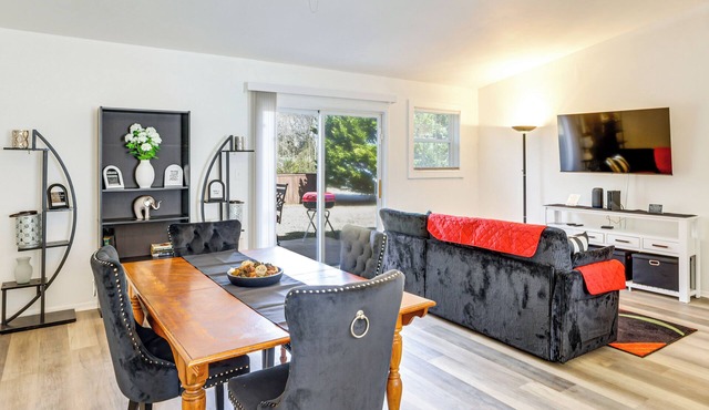 Work, Explore & Unwind: Greenville Getaway w/Yard