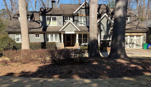 World Cup Ready - Spacious 6-bedroom house with fitness room, Sleeps 12-14!
