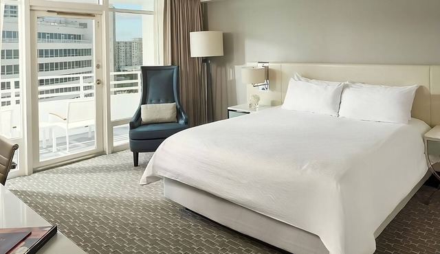 Your Next Unforgettable Trip! 4 Bayview Units, Pools, Near Bass Museum of Art