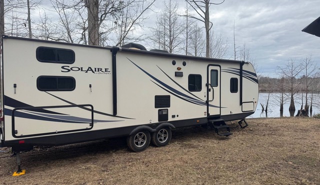 Your Peaceful Waterfront Getaway Camping/Fishing Experience with Country Living