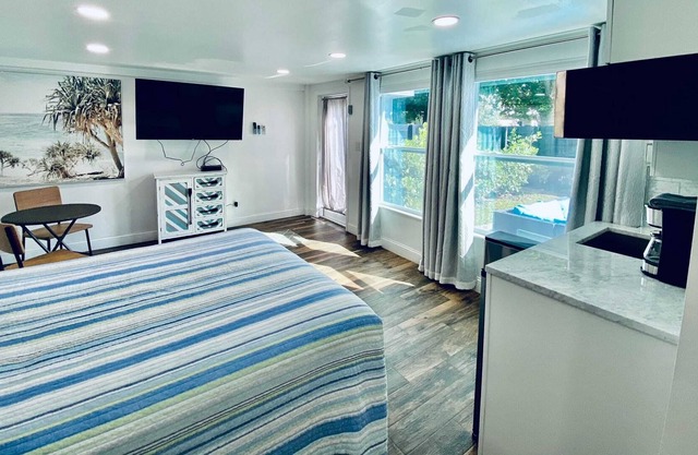1757C Secluded Studio- Close to Beach & Las Olas