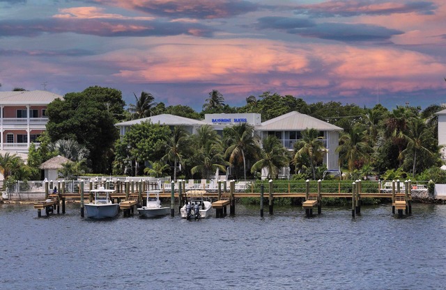 4-Bed, 3-Bath Waterfront Condo at Bayfront Suites -CLEANING FEE INCLUDED