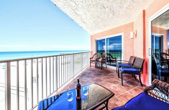 Beachside Gulf front 3BR,2BA condo in Indian Shores, FL Spectacular Sunsets!