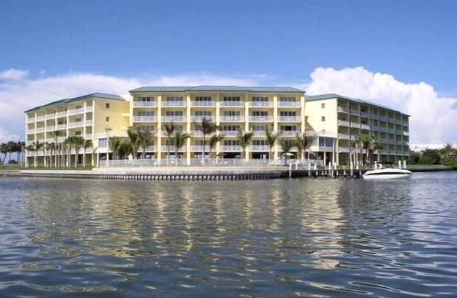 🌅 Boca Ciega Resort – Unit 420: Paradise on the Bay