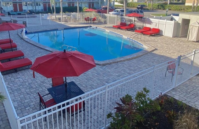 Comfort and Convenience! 2 Relaxing Units, Free Breakfast & Parking, Onsite Pool