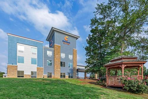 Comfort Suites Palestine 
