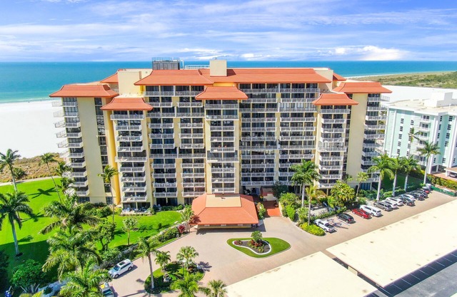 Marco Island beachfront walk-out unit!