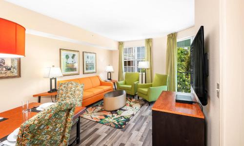 Mizner Place At Weston Town Offers Variety Of Comforts 