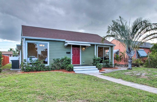 NEW! West Palm Beach Escape Near Bars, Food & Golf