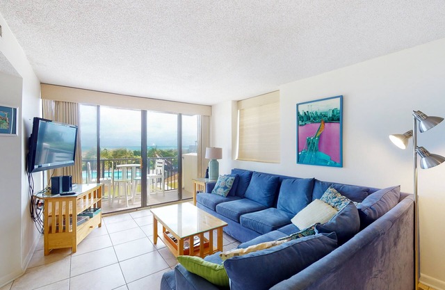 Oceanfront, 2nd-Floor Condo with Balcony, Ocean View & Shared Hot Tub/Pools in Atlantic Beach