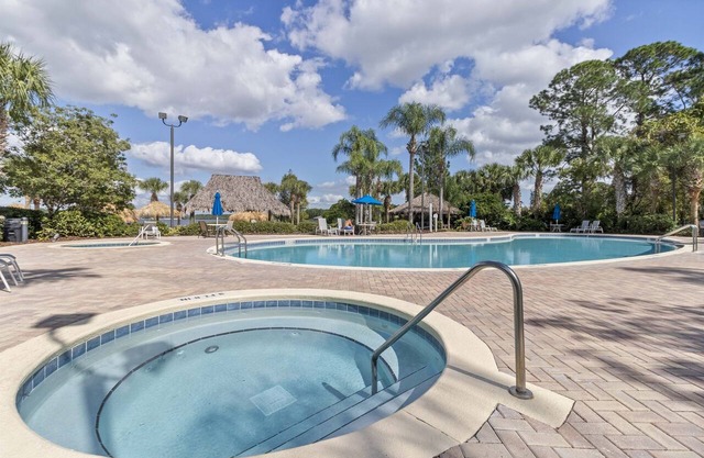 Quiet and Cozy Private Resort Condo in Bahama Bay