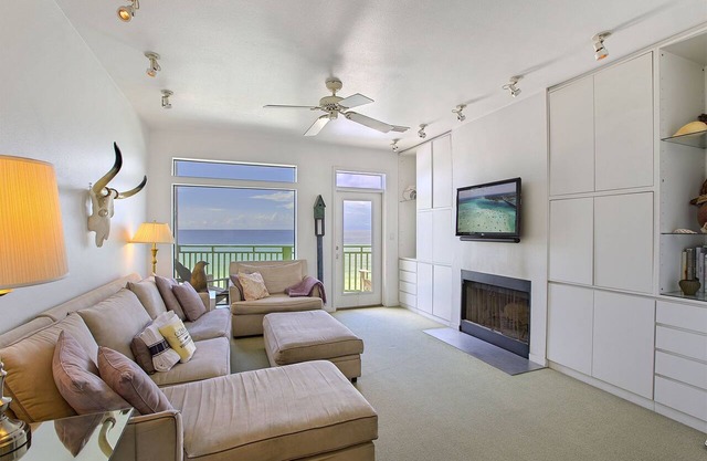 Seagrove Dunes 2 - Beachfront, 30A, Pet Friendly, Close to Seaside and Seacrest!