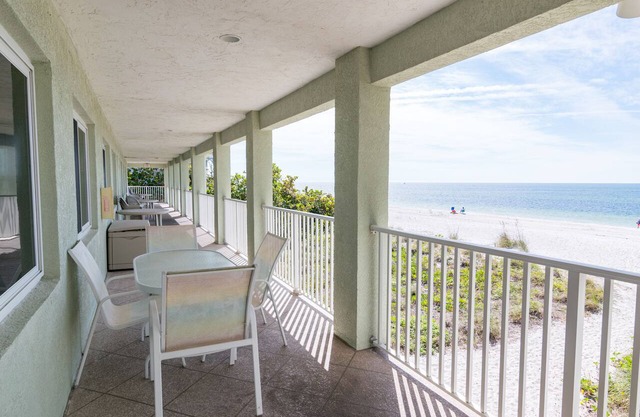 Shell Cove 9 · Gulf Front · Beach Gear