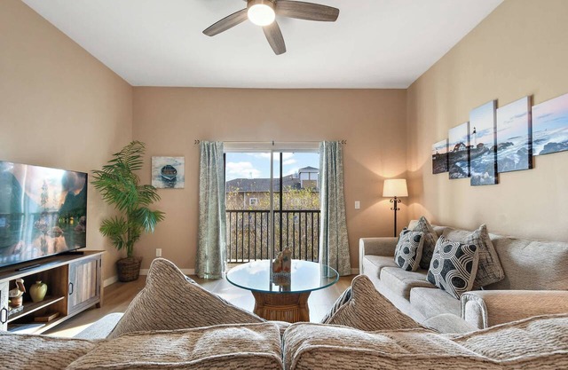 Top Floor Bahama Bay Condo | 3BR/2BA | 2 Balconies | Near Disney