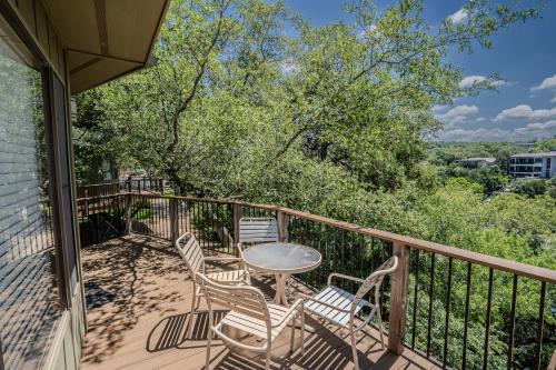 Treehouse Bungalow Travis Marina 