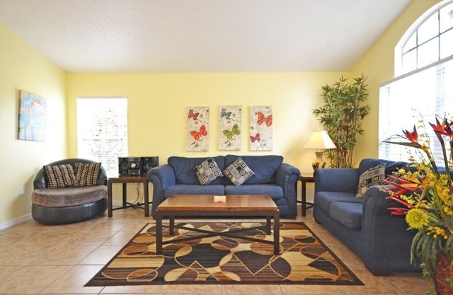 Upscale 4 Bed 2 Bath House - Located near the best attractions in Orlando