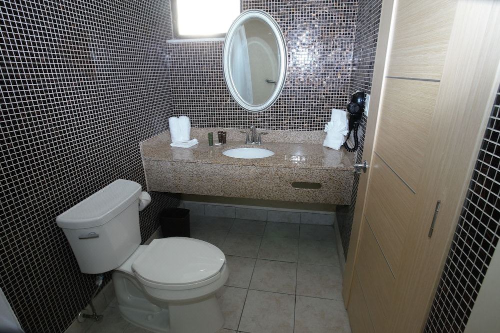 Photo of Bathroom in Galt Mile