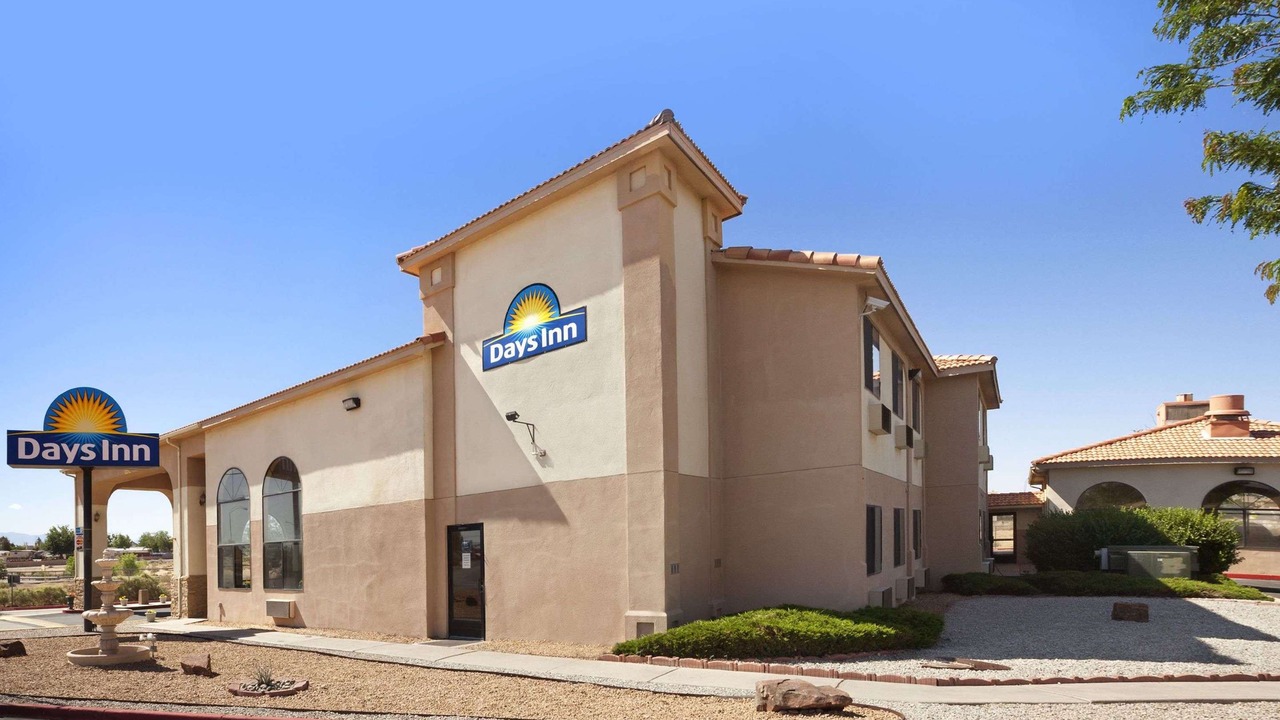 Photo of Buildings in Los Lunas