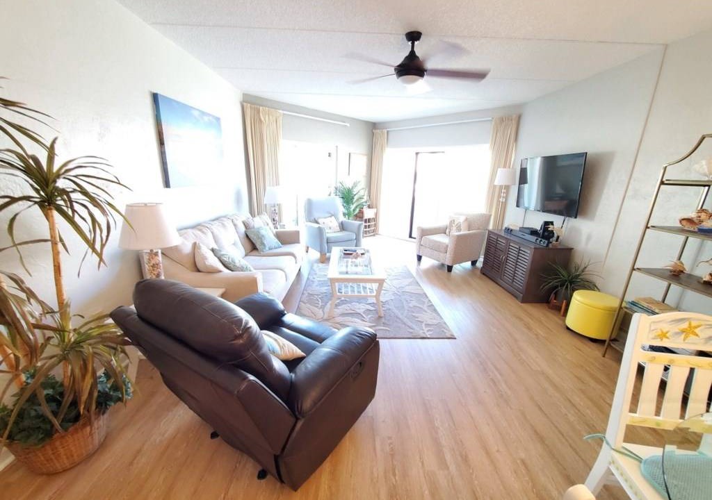 Photo of Livingroom in Butler Beach