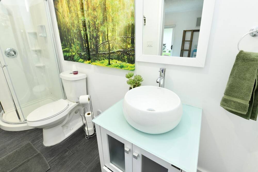 Photo of Bathroom in Coral Ridge Isles