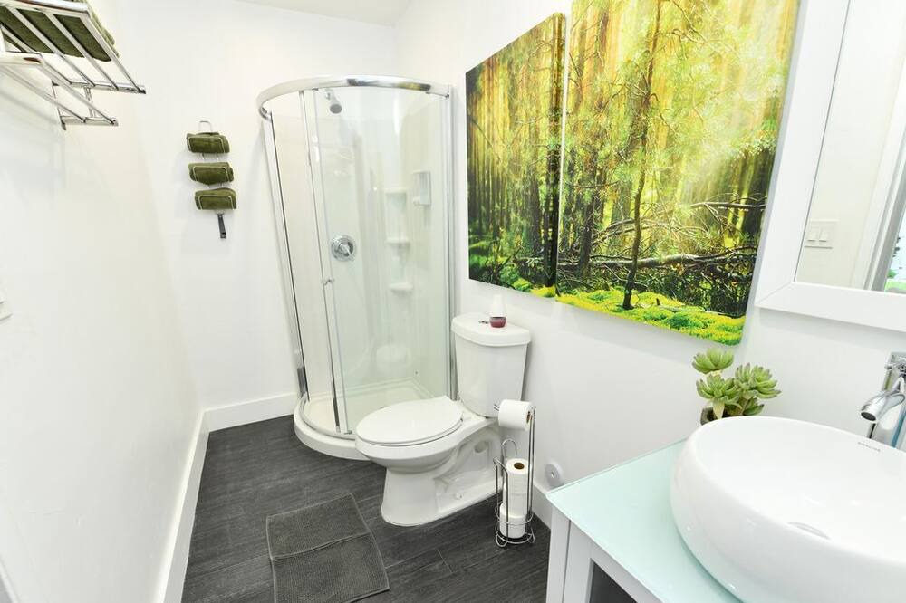 Photo of Bathroom in Coral Ridge Isles