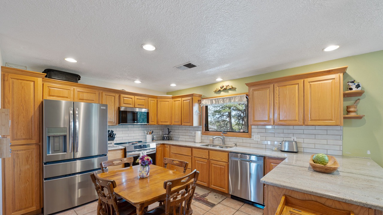 Photo of Kitchen in Loma Del Rey