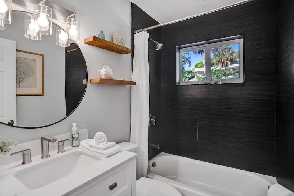 Photo of Bathroom in Deerfield Beach