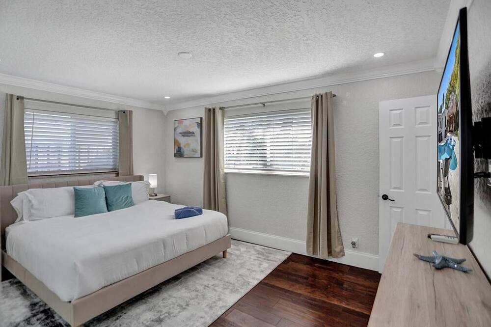 Photo of Bedroom in Deerfield Beach