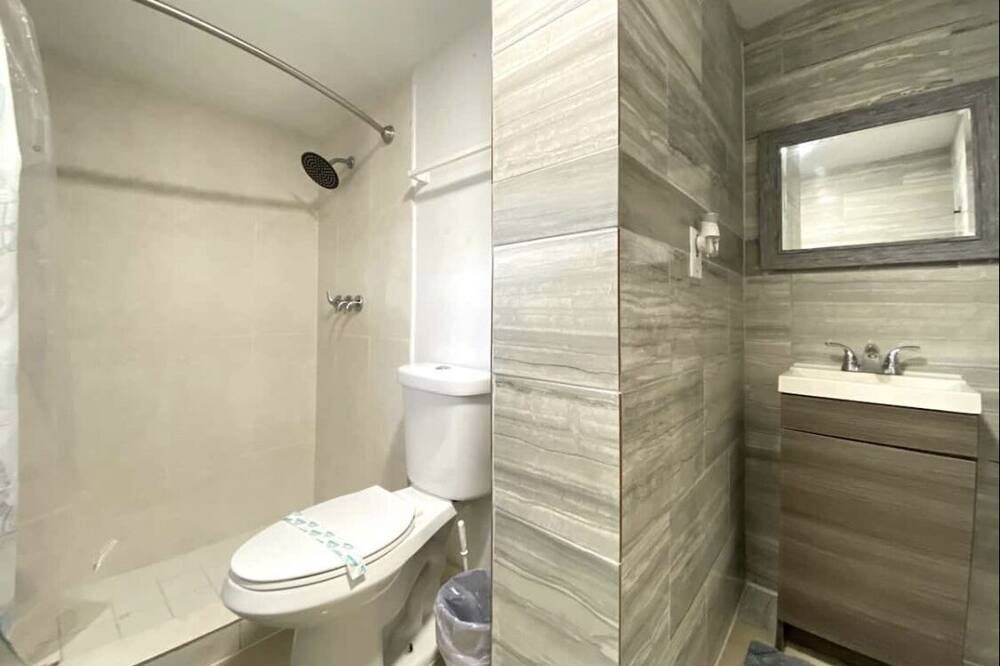 Photo of Bathroom in Little Haiti