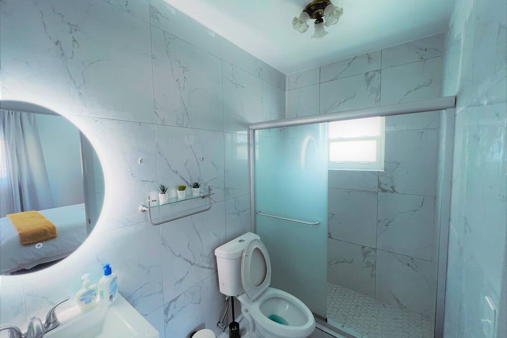 Photo of Bathroom in Royal Poinciana